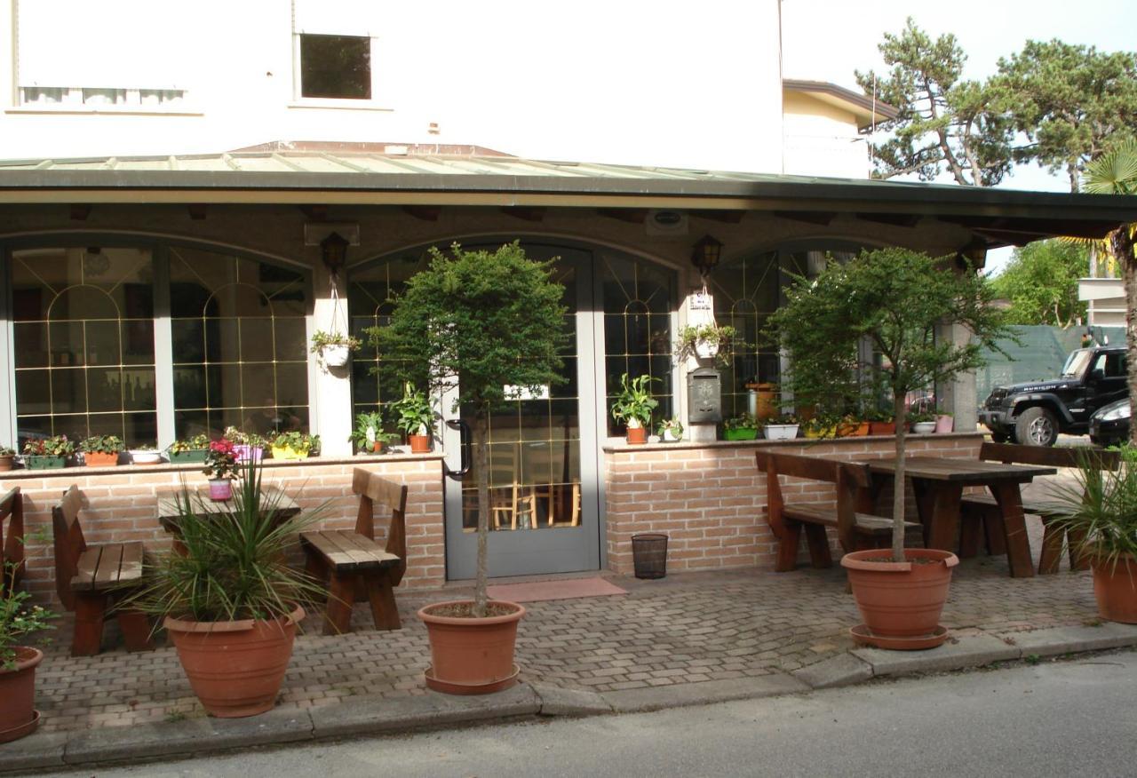 La Quercia Otel Lignano Sabbiadoro Dış mekan fotoğraf