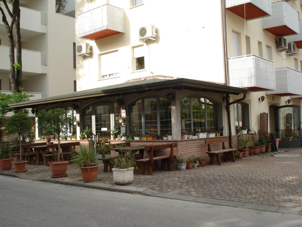 La Quercia Otel Lignano Sabbiadoro Dış mekan fotoğraf